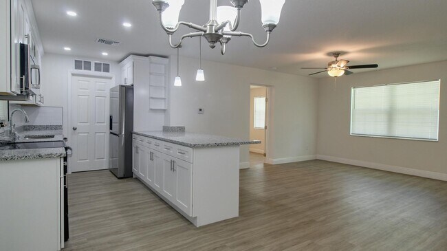 Photo - 2224 LA Due Ct Orlando, FL 32811 - Availab...