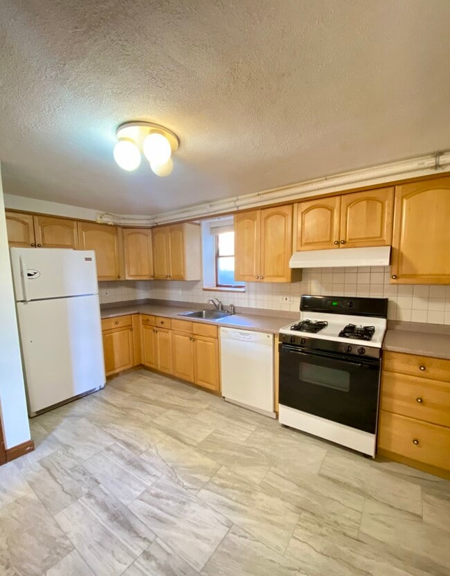 Photo - 31 Loomis St Unit 39B