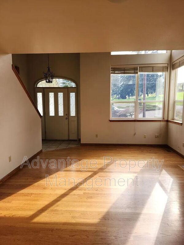 Photo - 494 Nandina St