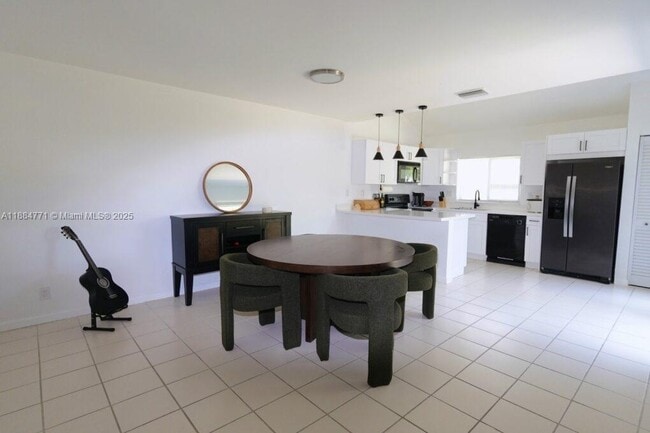 Photo - 702 Commodore Dr