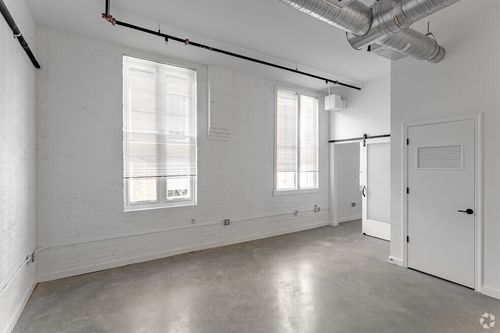 1BR, 1BA - 650SF