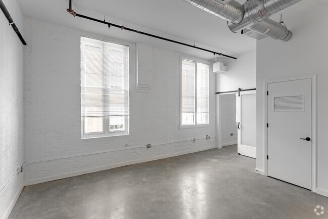 1BR, 1BA - 650SF