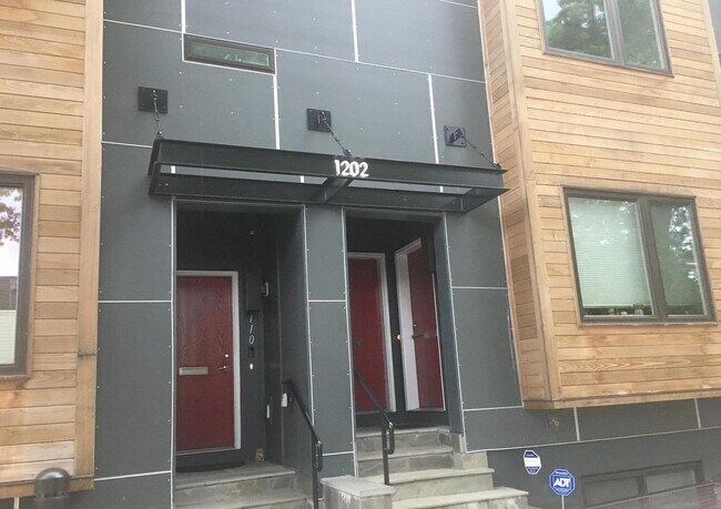 Contemporary Brookland 2 bed/2.5 bath cond... - Contemporary Brookland 2 bed/2.5 bath cond... Townhome