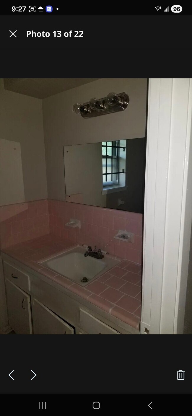 Photo - 308 Kinsman Rd