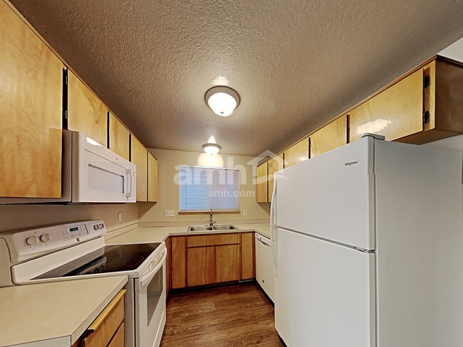 Photo - 16979 SW Steele Way