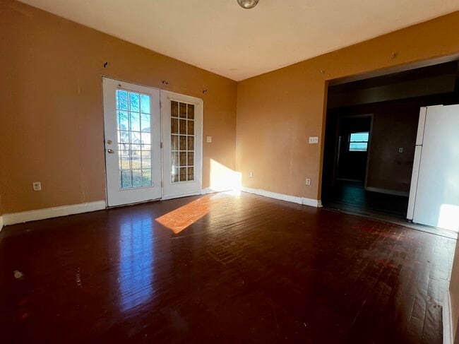 Photo - 914 Bullitt Ave SE