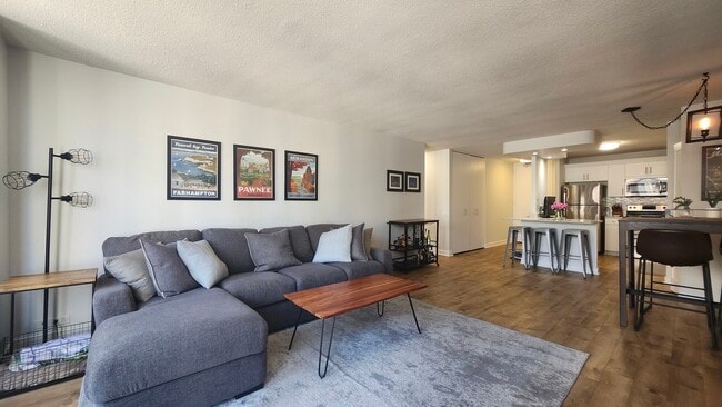 Photo - 405 N Wabash Ave