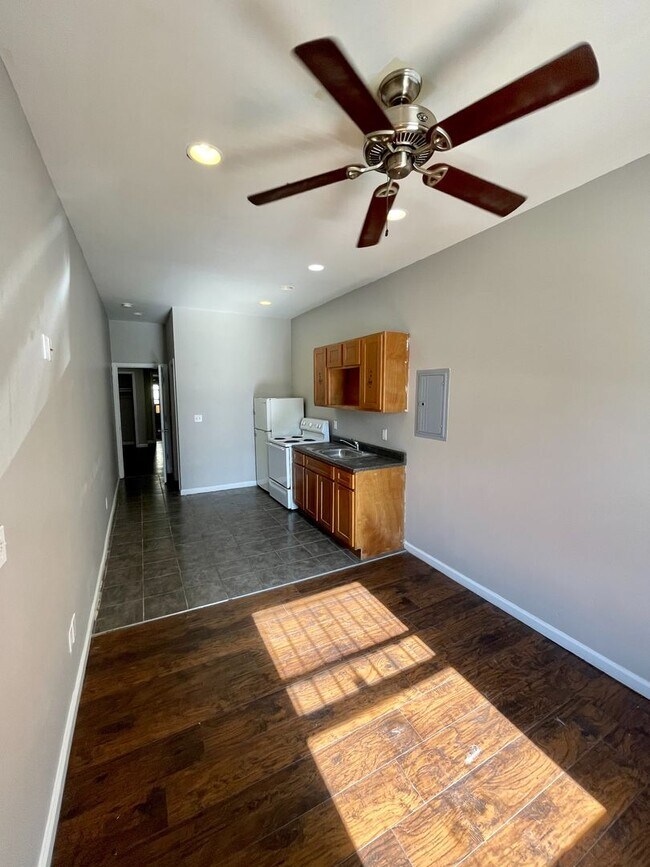 Photo - 2131 E Tioga St Unit 1st Floor