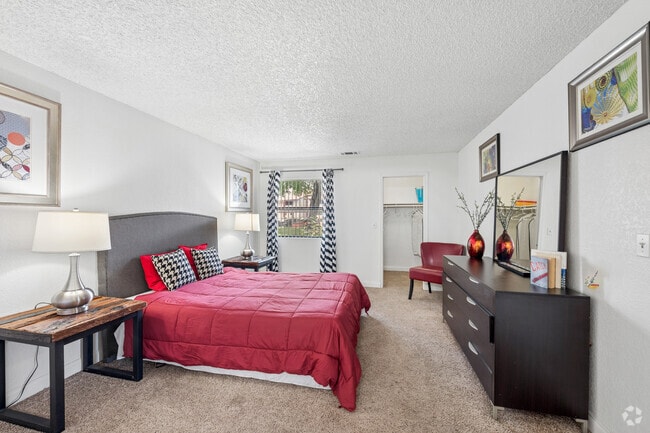 2BR, 2BA - 1,035SF - Primary Berdroom