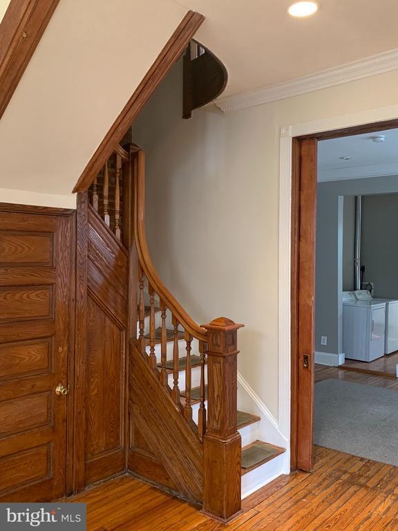 Photo - 15 Seaton Pl NW