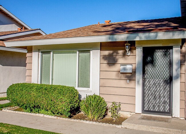 Building Photo - 19859 Kingswood Ln Unit 19859 Kingswood Ln.