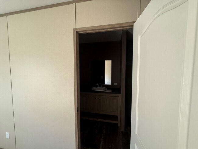 Photo - 37019 Gossamer Ln