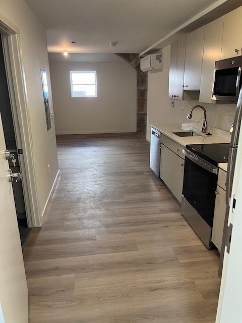 Photo - 92 E Forest Ave