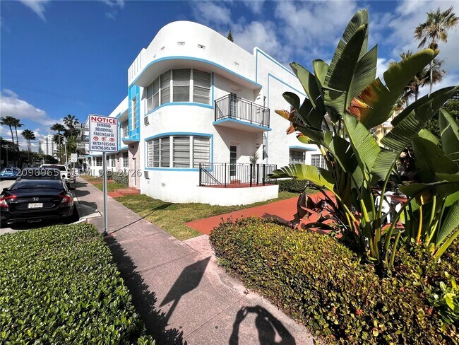 601 7th St Unit 1