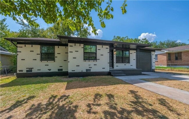 Renovated 3-bedroom House! - Renovated 3-bedroom House!