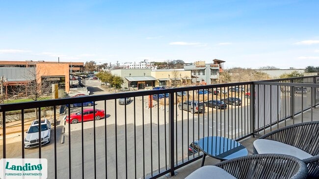 Photo - 750 Fort Worth Ave Unidad 307.1408048
