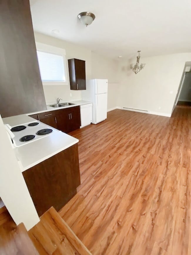 Photo - 9113 101 Ave