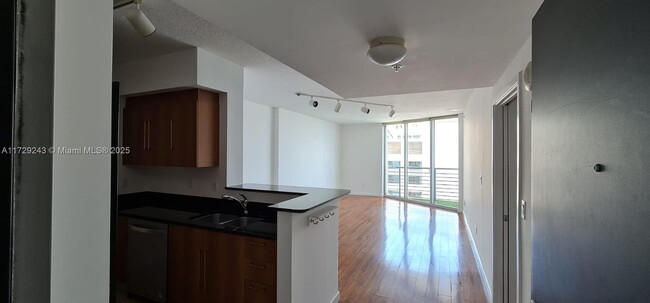 Photo - 335 S Biscayne Blvd Condo Unit 3610