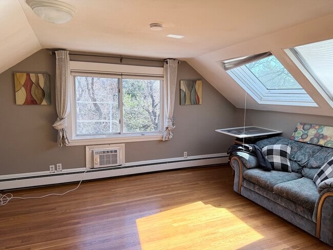 Photo - 359 Village St Unidad 3