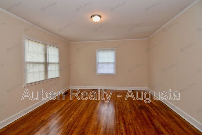 Photo - 1430 Jackson Rd House
