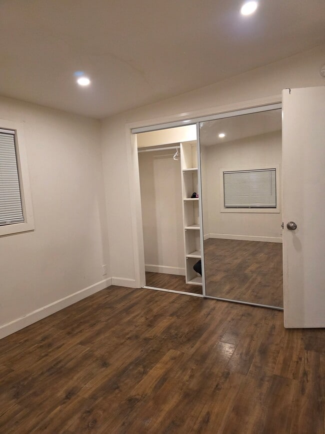 746 N Virginia Ct