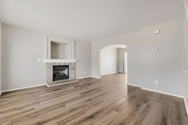 Photo - 5632 Marabou Way