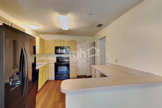 Photo - 8016 Queensferry Ln