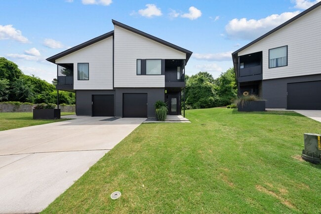 Photo - 2200-102 Millbank Village CT