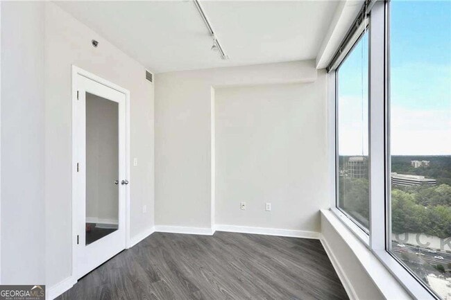 Photo - 3338 Peachtree Rd NE