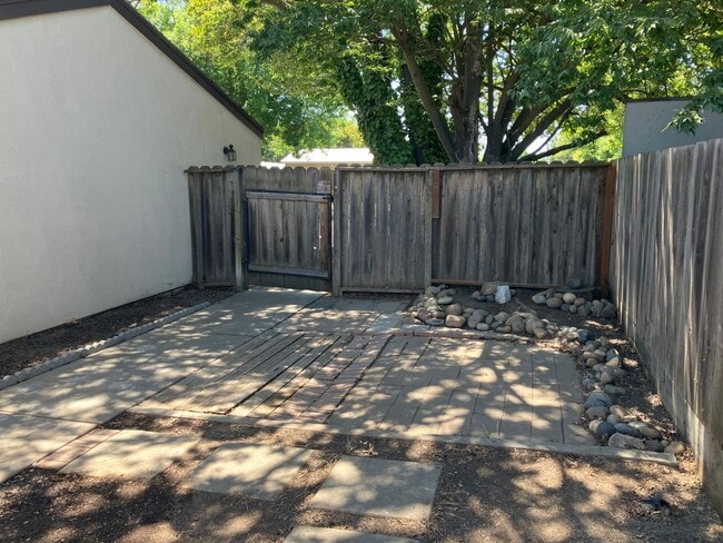 Photo - 2025 Wylie Dr Unit 2025