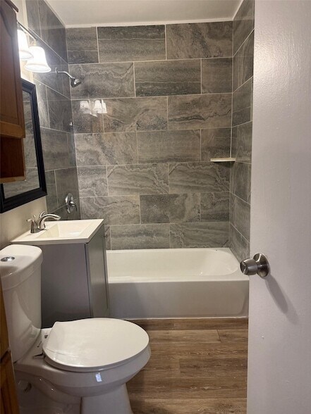 Photo - 5933 Southgood St