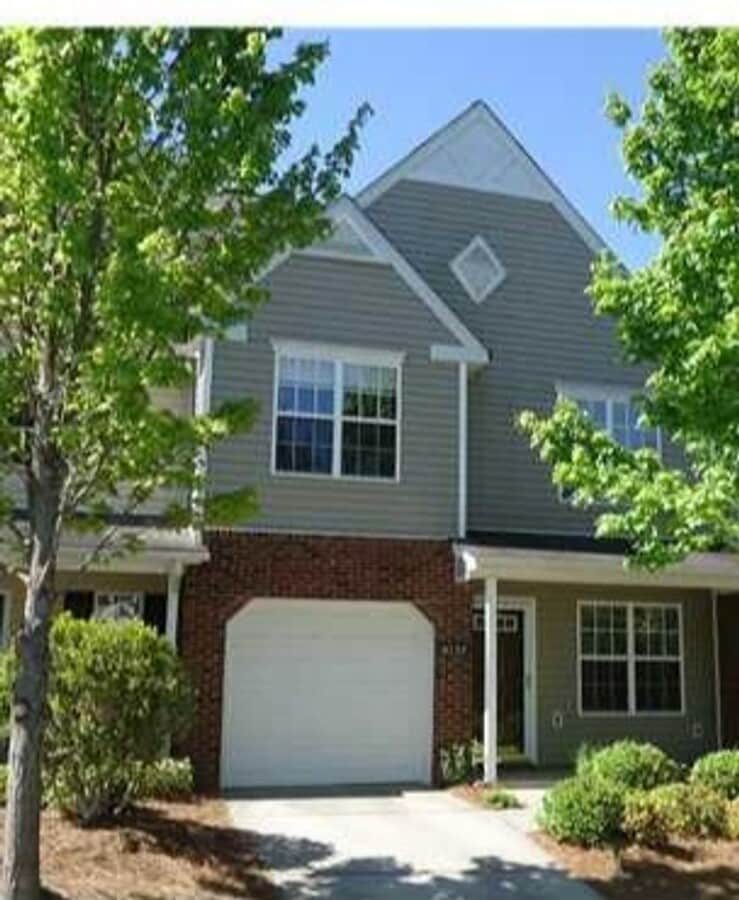 Spacious Townhome in Great Ballantyne location - Spacious Townhome in Great Ballantyne location