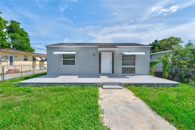 Photo - 126 SE 4th St
