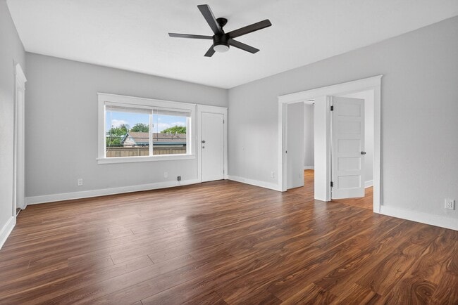 Building Photo - 905 Cherry Ave