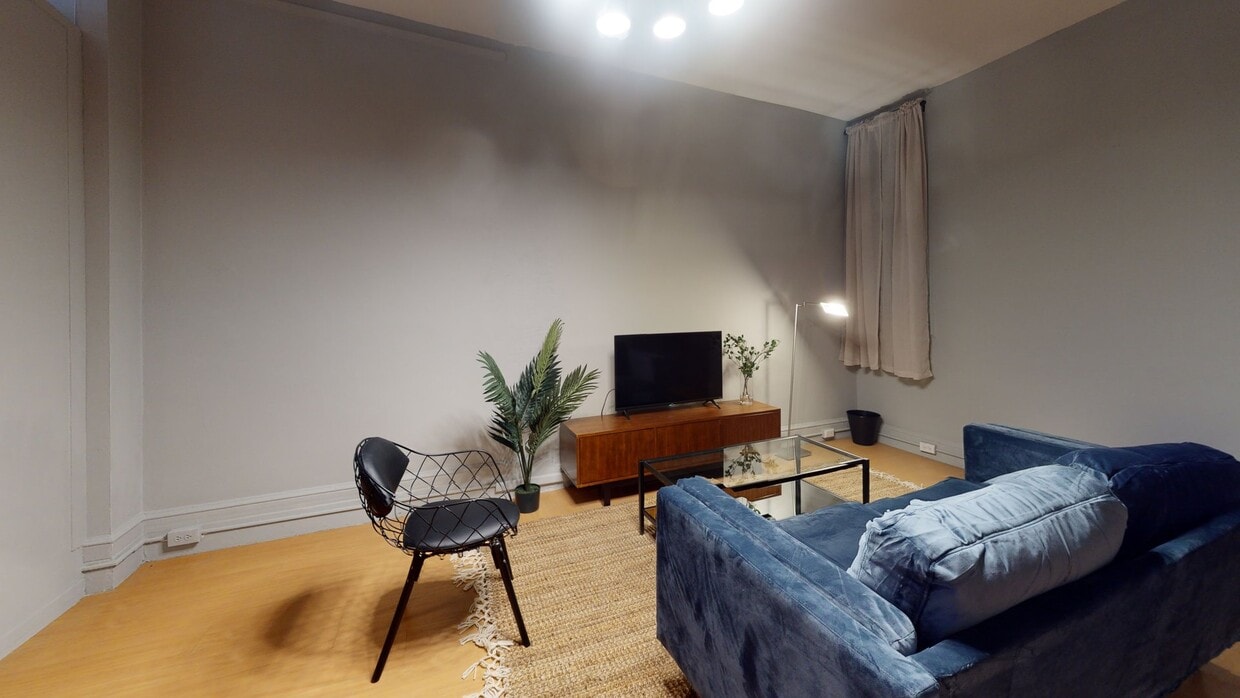 Photo - Private bedroom in 4 bed/1 bath Home