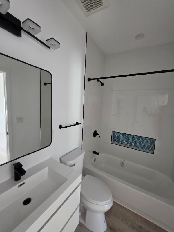 Photo - 2895 Canal Ave