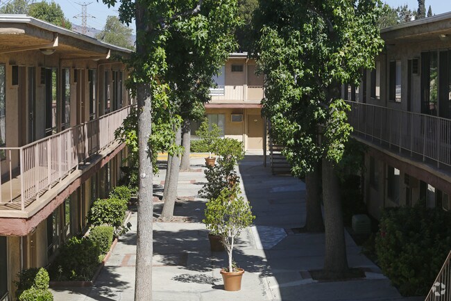 Southwest Pointe Apartments