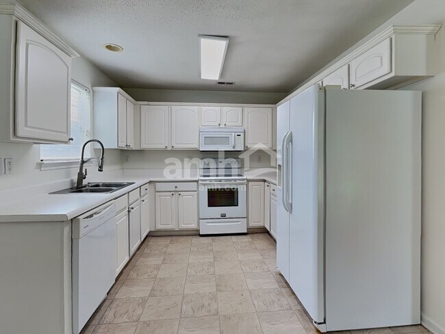 120 Birch Hill Ct