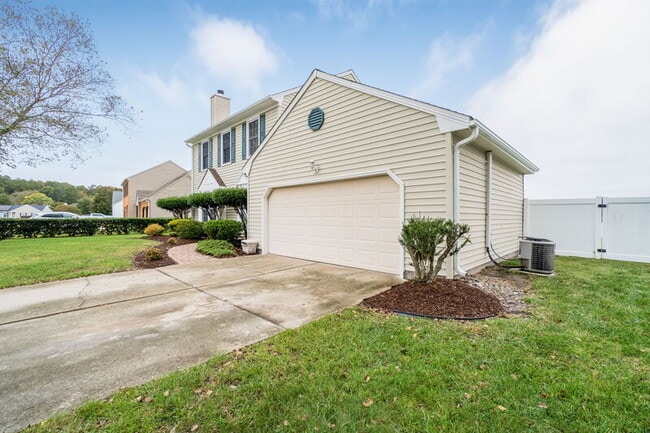 Photo - 625 Creekwood Dr