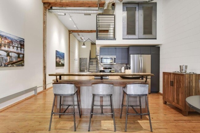 Photo - 801 N Washington Ave