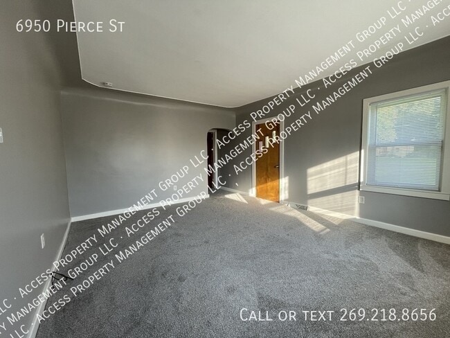 Photo - 6950 Pierce St