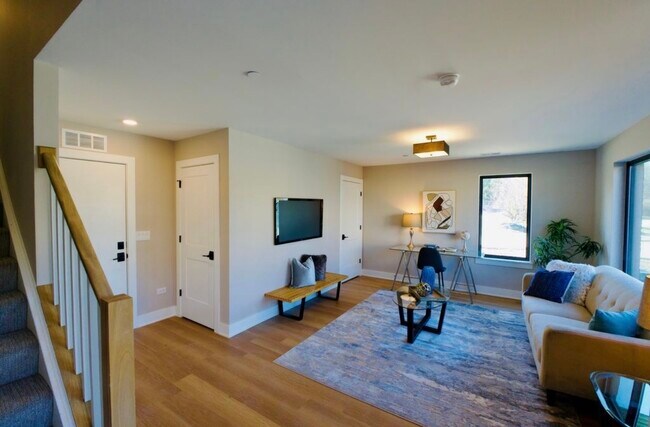 172 Pointe Dr