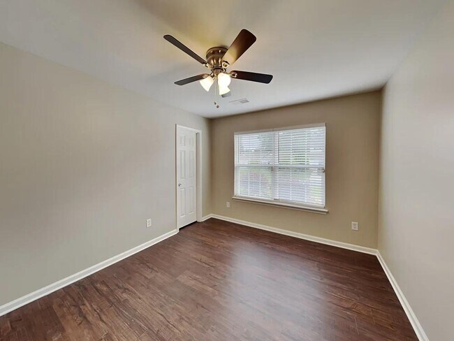 Photo - 2146 Clear Brook Dr