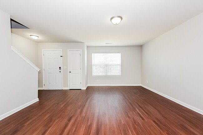 Photo - 1535 Hydrangea Ln