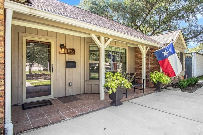 Photo - 1743 Nocturne Ln