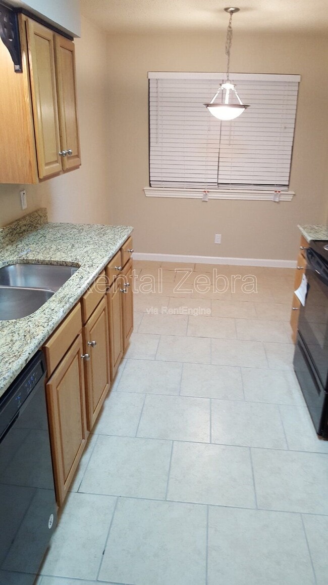 Building Photo - 2939 Longmeade Dr