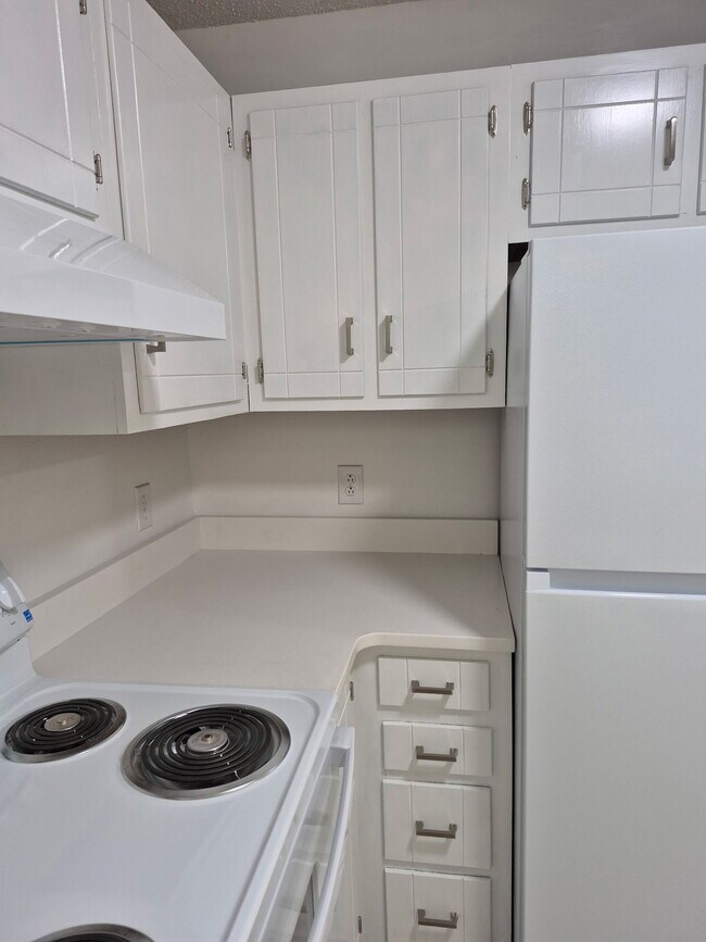 Photo - 146 Colemont Dr