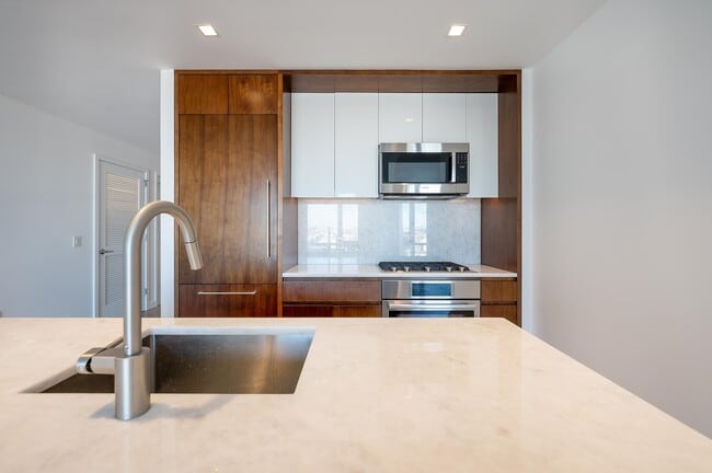 Photo - 75 Park Ln S Unit 1602