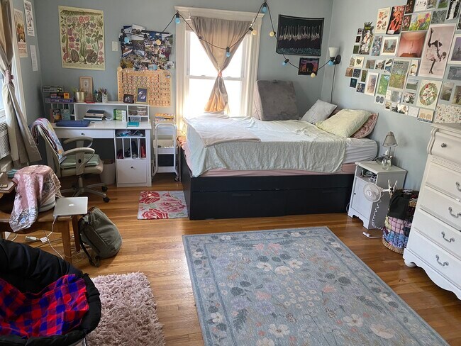 7 Greenleaf Ave Unit 1
