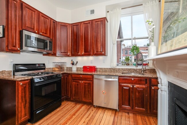 Photo - 1711 Riggs Pl NW